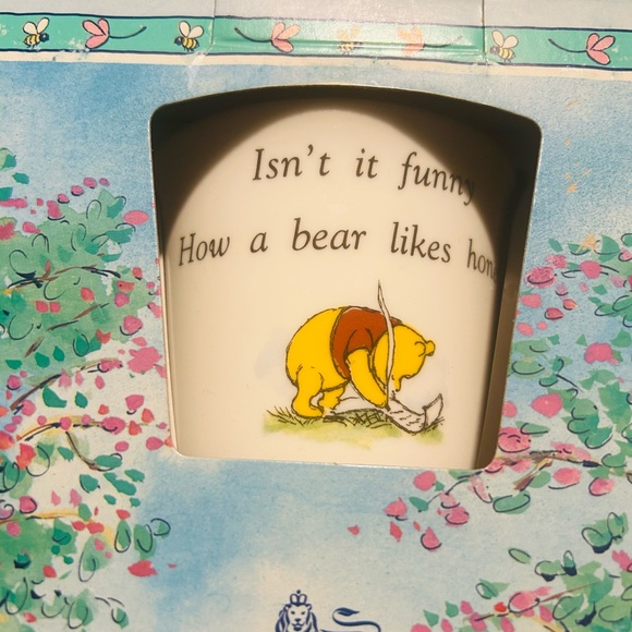 Royal Doulton Winnie-the-Pooh Collection. 3 piece set (Cereal bowl, mug & plate) - Picture 3 of 3
